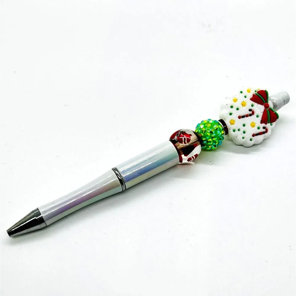 Unique Handmade Christmas Wreath Pearlescent White Red Green Detail Beaded Pen